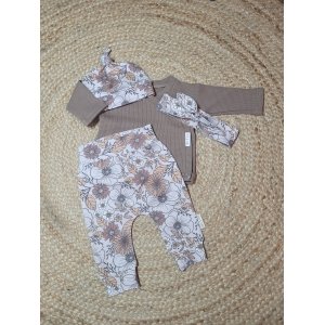 Newbornset overslagtruitje wafeljersey taupe + broekje vintage flower 